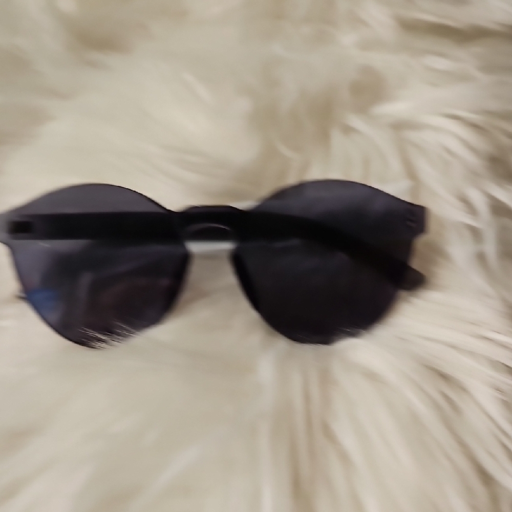 Othr Black Round Sunglasses